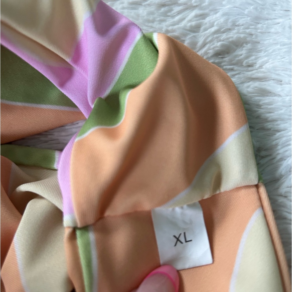 Color Block Bikini - Picture 2 of 2